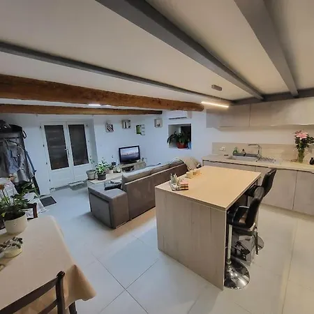 Charmante Maison De Village بيت للعطل Lespignan